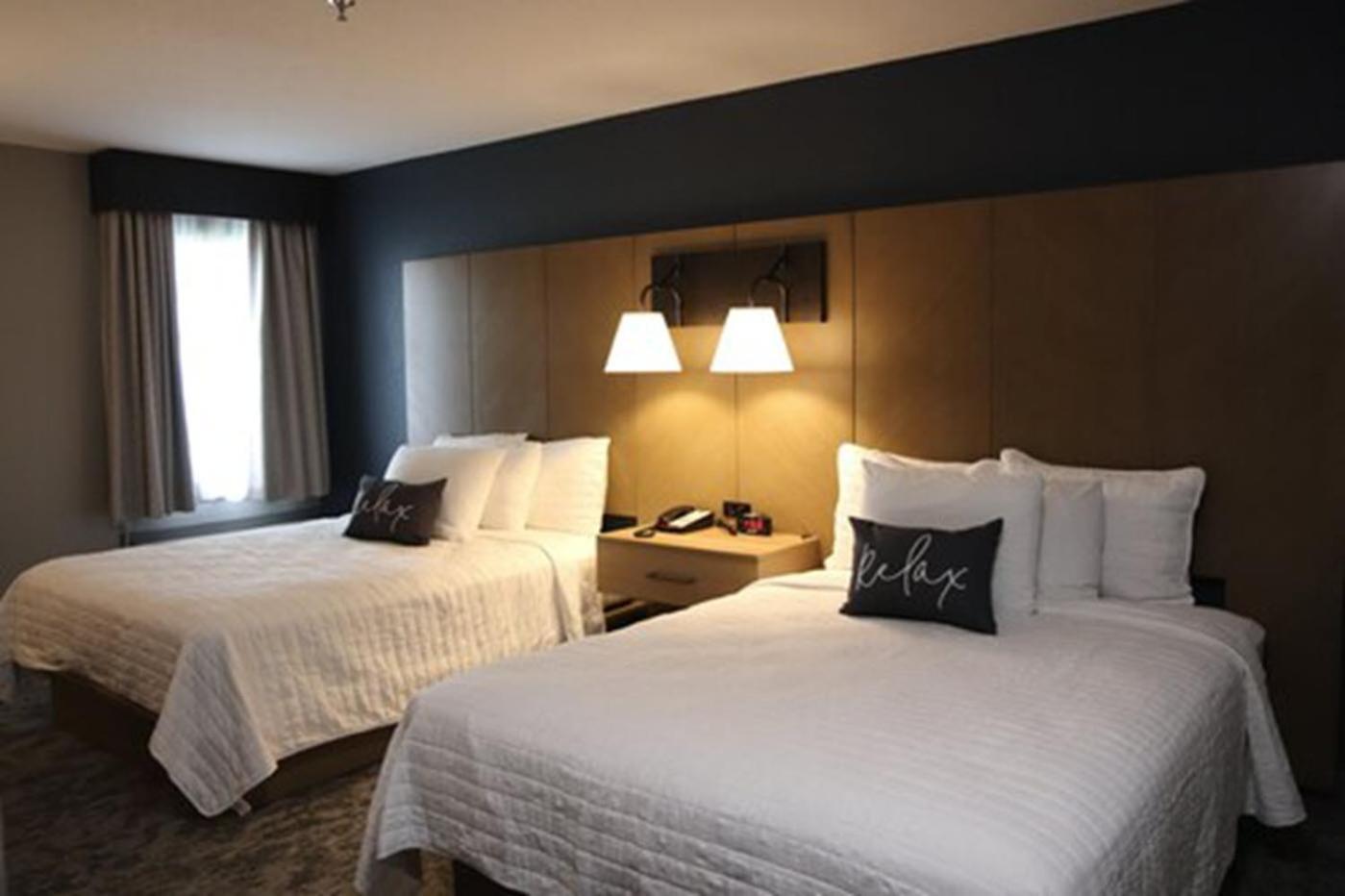 Eastland Suites Hotel & Conference Center Блумингтън Екстериор снимка